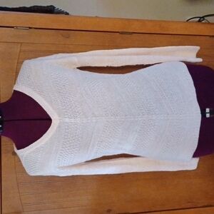 PINK ROSE VNECK LONGSLEEVE HILO SWEATER.